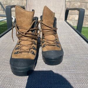 Tan suede Hiking boots